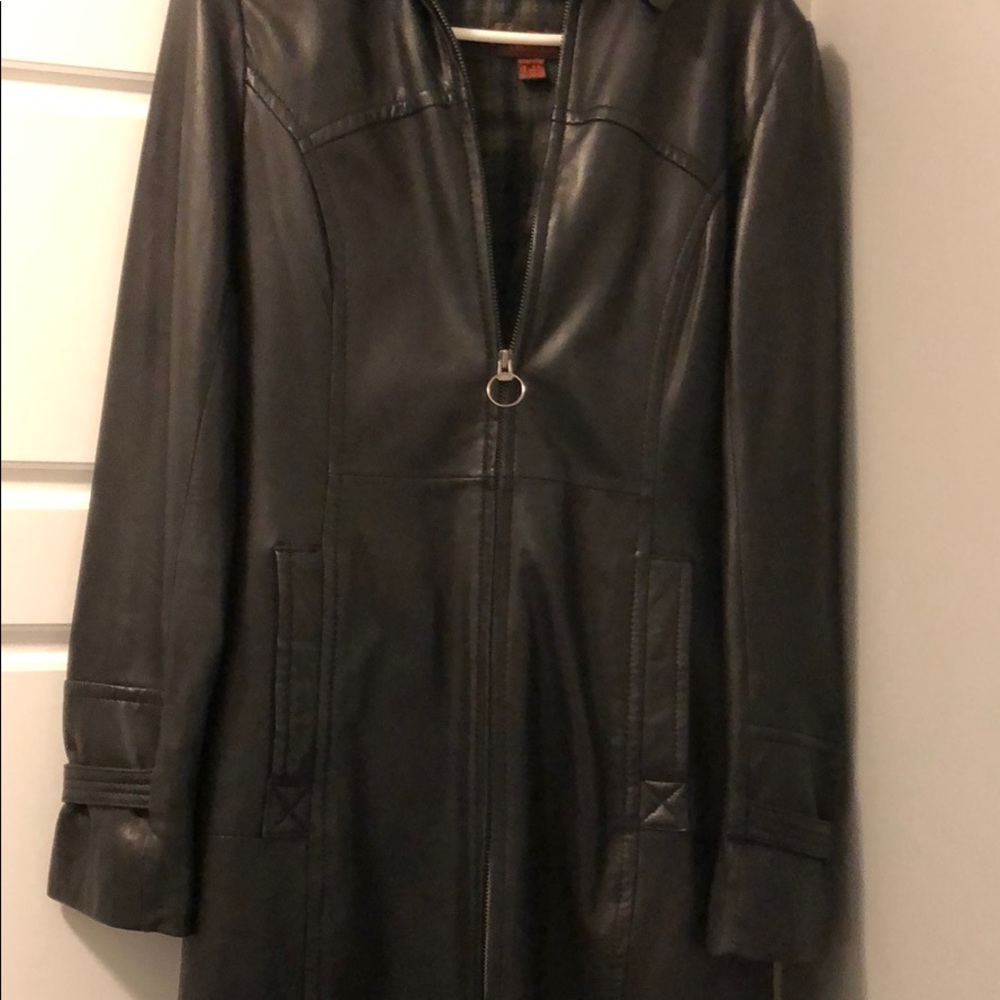 Long leather jacket - Picture 3 of 9